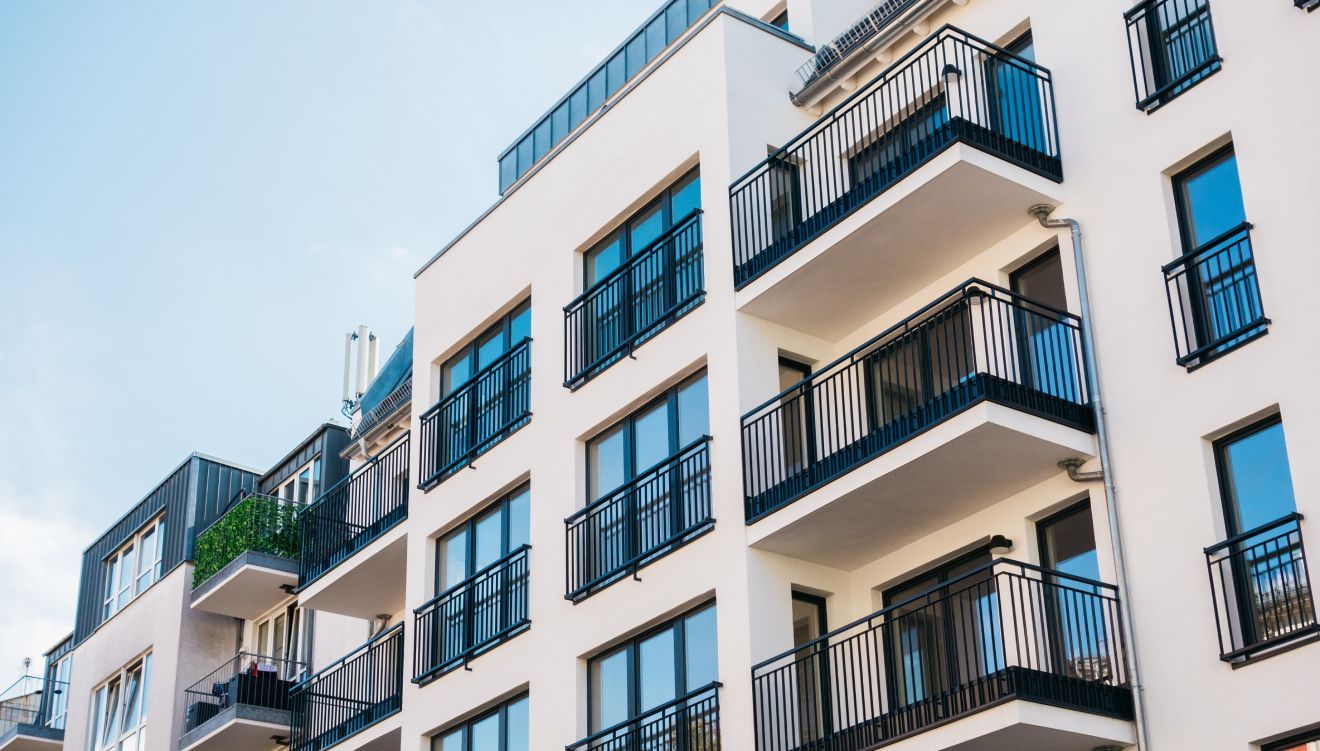Façade de bien immobilier en ville